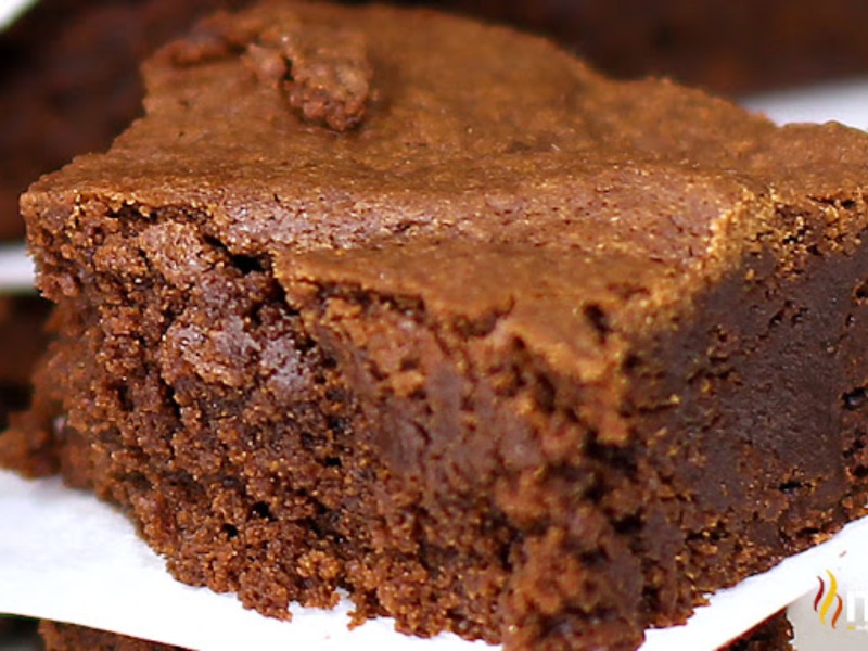 chocolate brownie that is moist 