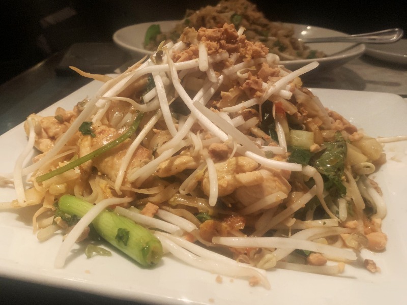 Big Bowl chicken entree with bean sprouts