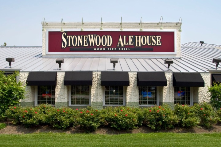 Stonewood Alehouse restaurant in Schaumburg, IL