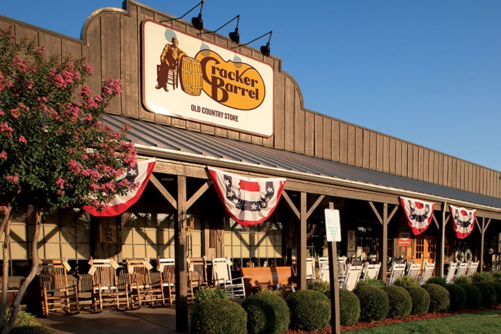 Cracker Barrel restaurant in Chicago