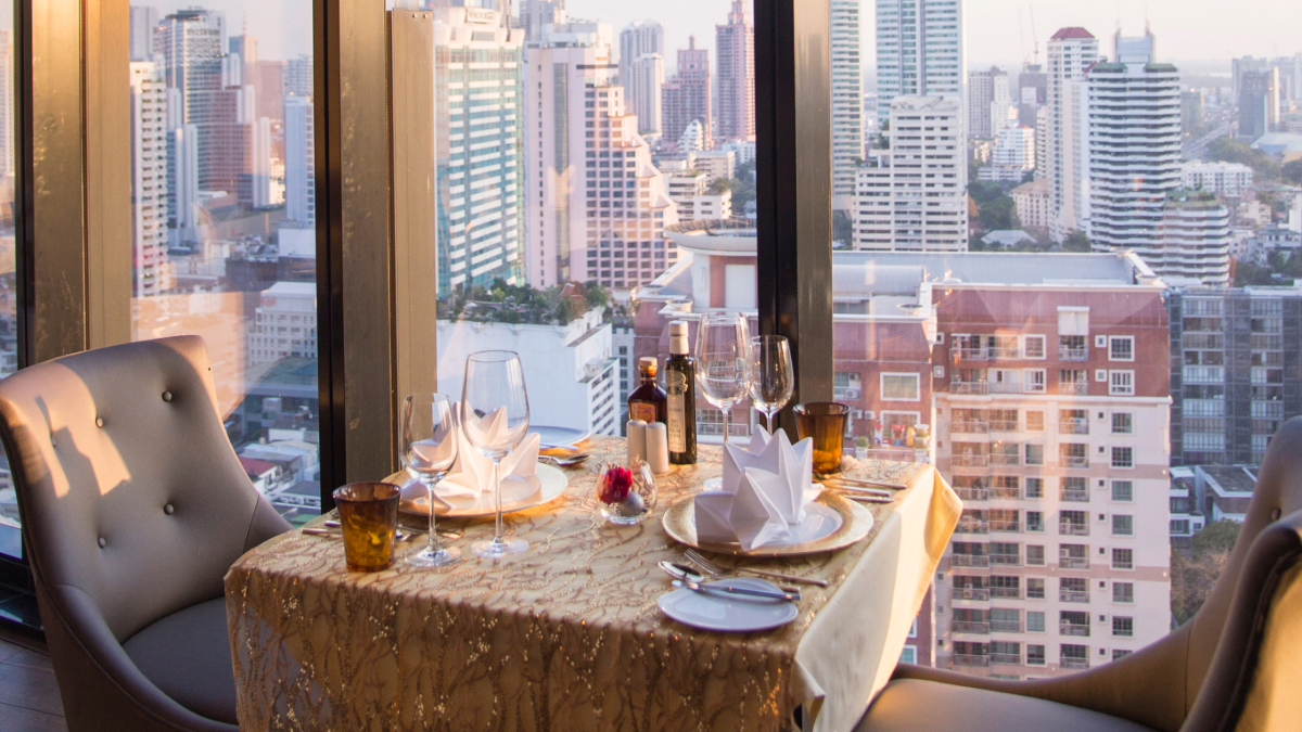 Chicago restaurant in a skyscraper after being named in new york times newspaper